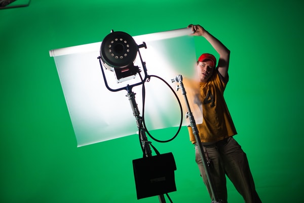 Beleuchten Sie Ihren Green Screen für den perfekten Chroma-Key