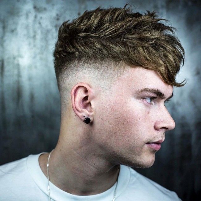 Coupe texturée avec frange homme 2025, coiffure moderne et stylée