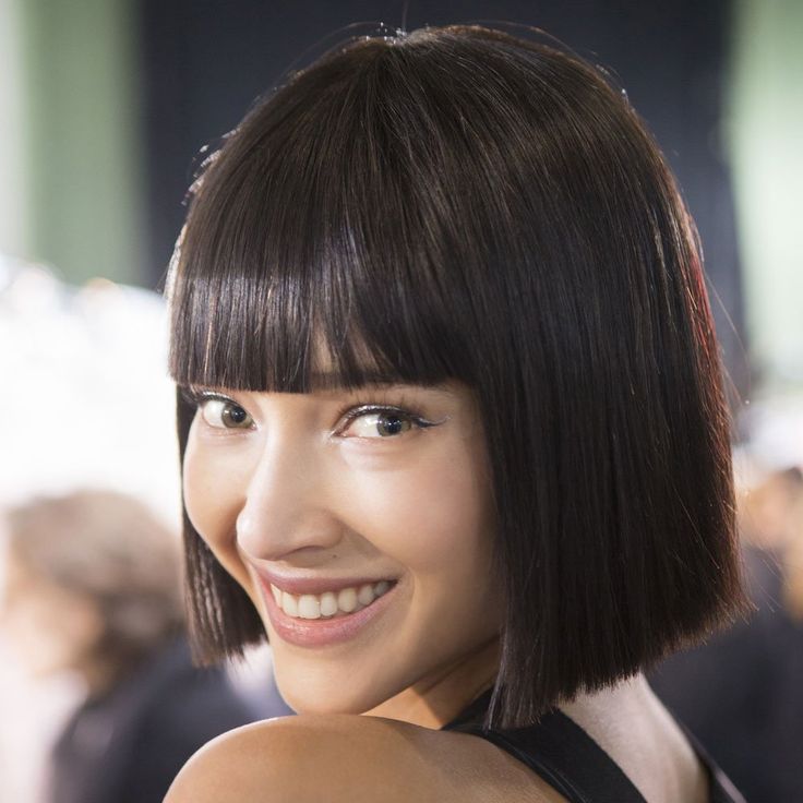 Carré court classique femme 2025, coupe chic et structurée pour cheveux courts