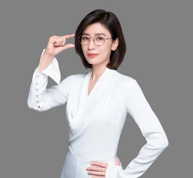 中年婦女短髮造型推薦:側分短髮